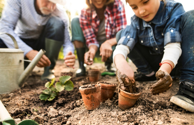 Büchertisch und Austausch mit Wissenschaftlern zum Thema Biodiversität