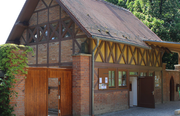 Märchenlesung und Weihnachtsbasteleien